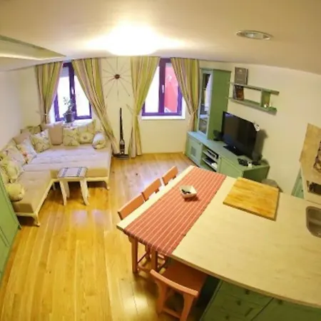 Apartment Maria In Old Town Zadar
